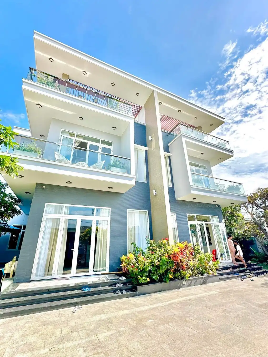 Villa Mũi Né MN06 – 5 phòng ngủ song lập + hồ bơi chung
