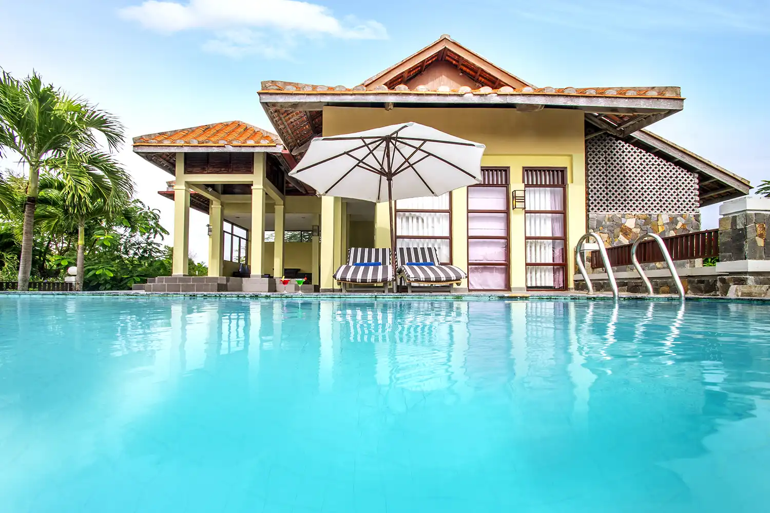 Villa Mũi Né MN14 - 3 phòng ngủ + Hồ bơi riêng + ăn sáng