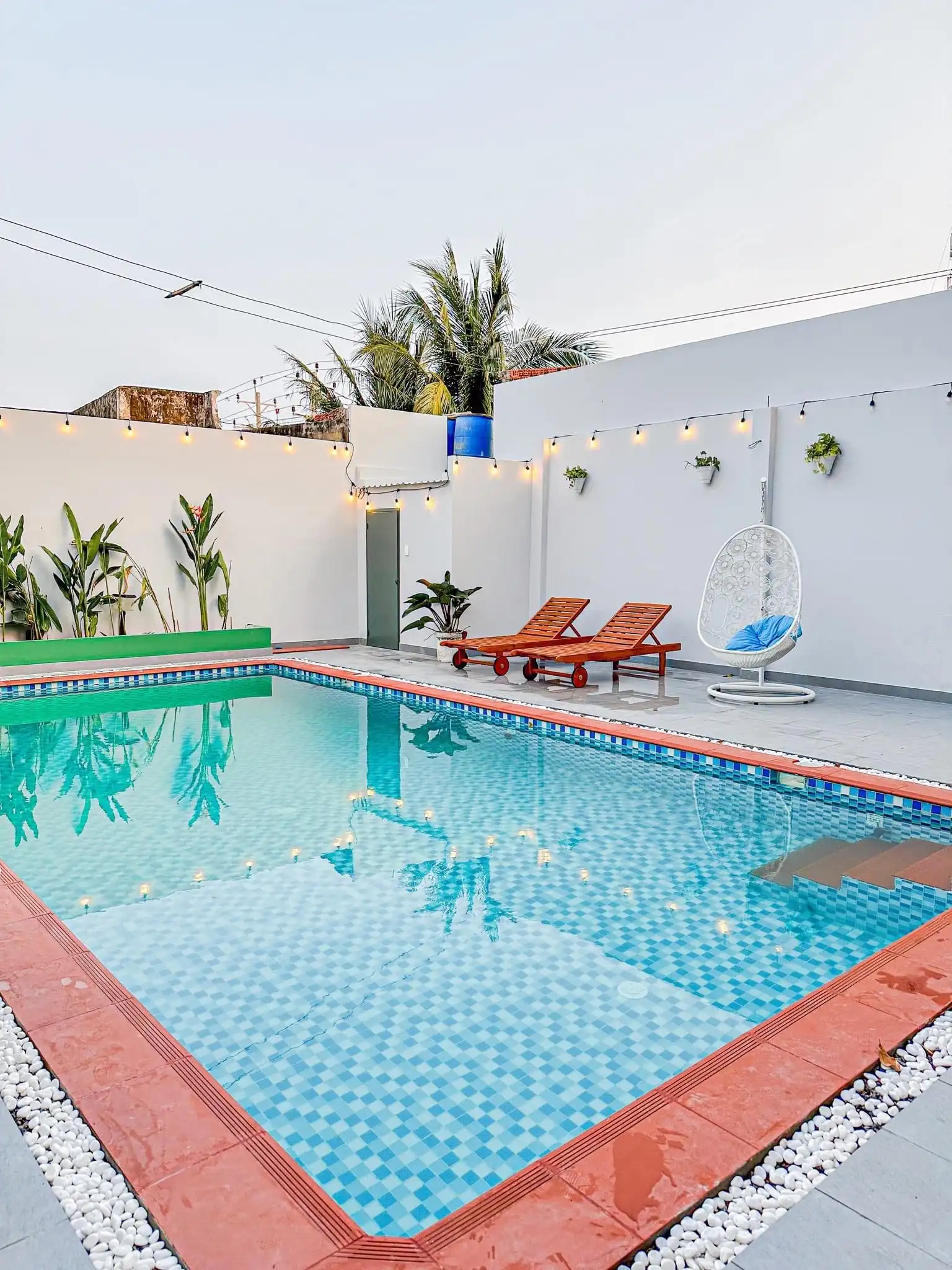 Villa Mũi Né MN27 – Biệt thự song lập 5 phòng ngủ, sử dụng hồ bơi chung